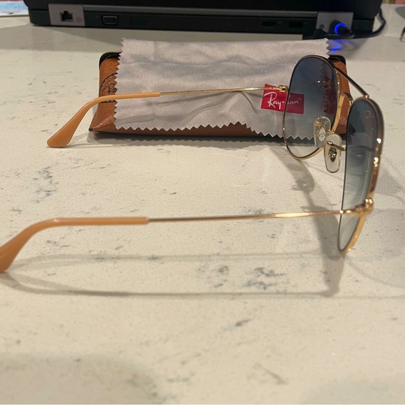 Ray-Ban sunglasses - Picture 5 of 5